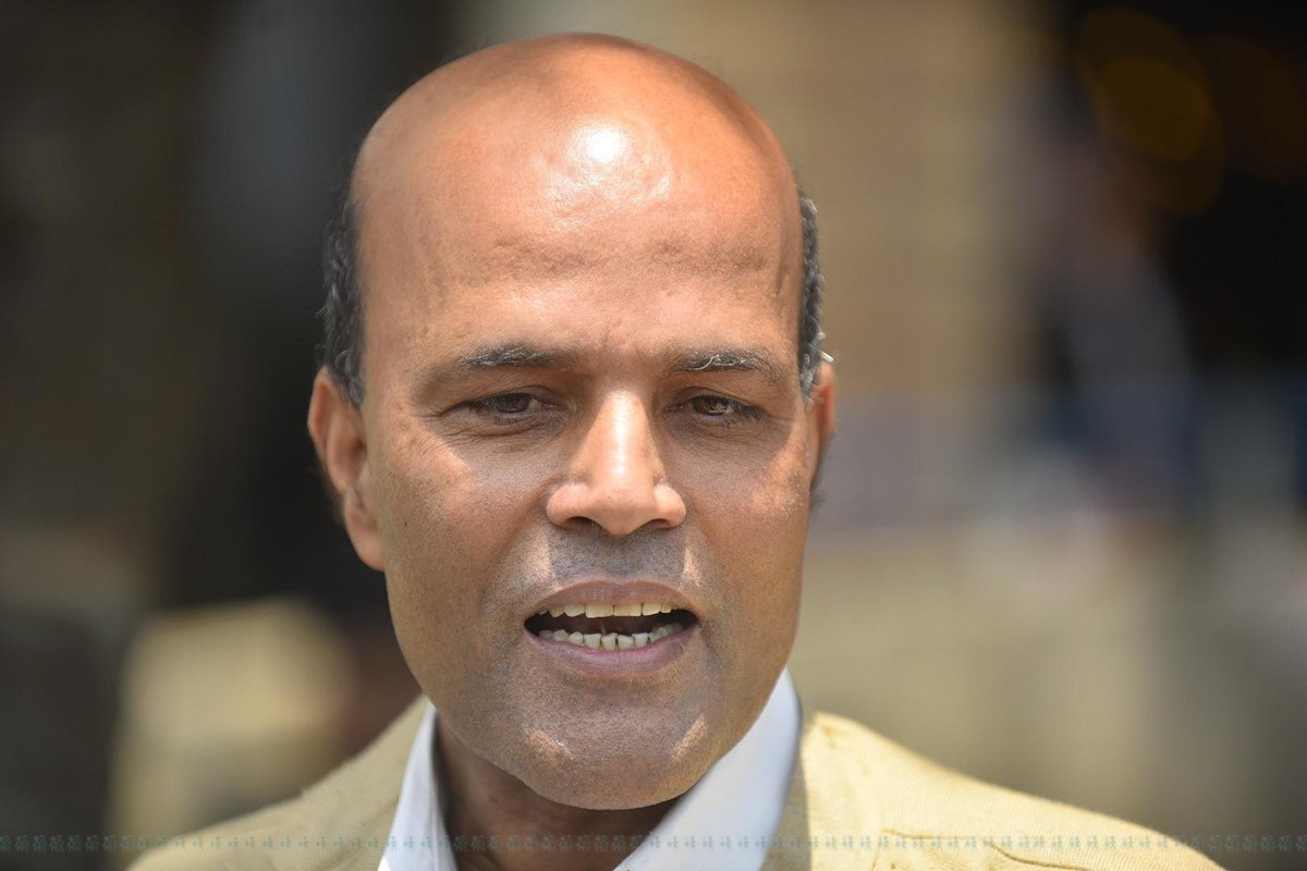 राजावादी देखाएर कांग्रेस-एमाले देश लुट्दैछन्: अमरेश सिंह